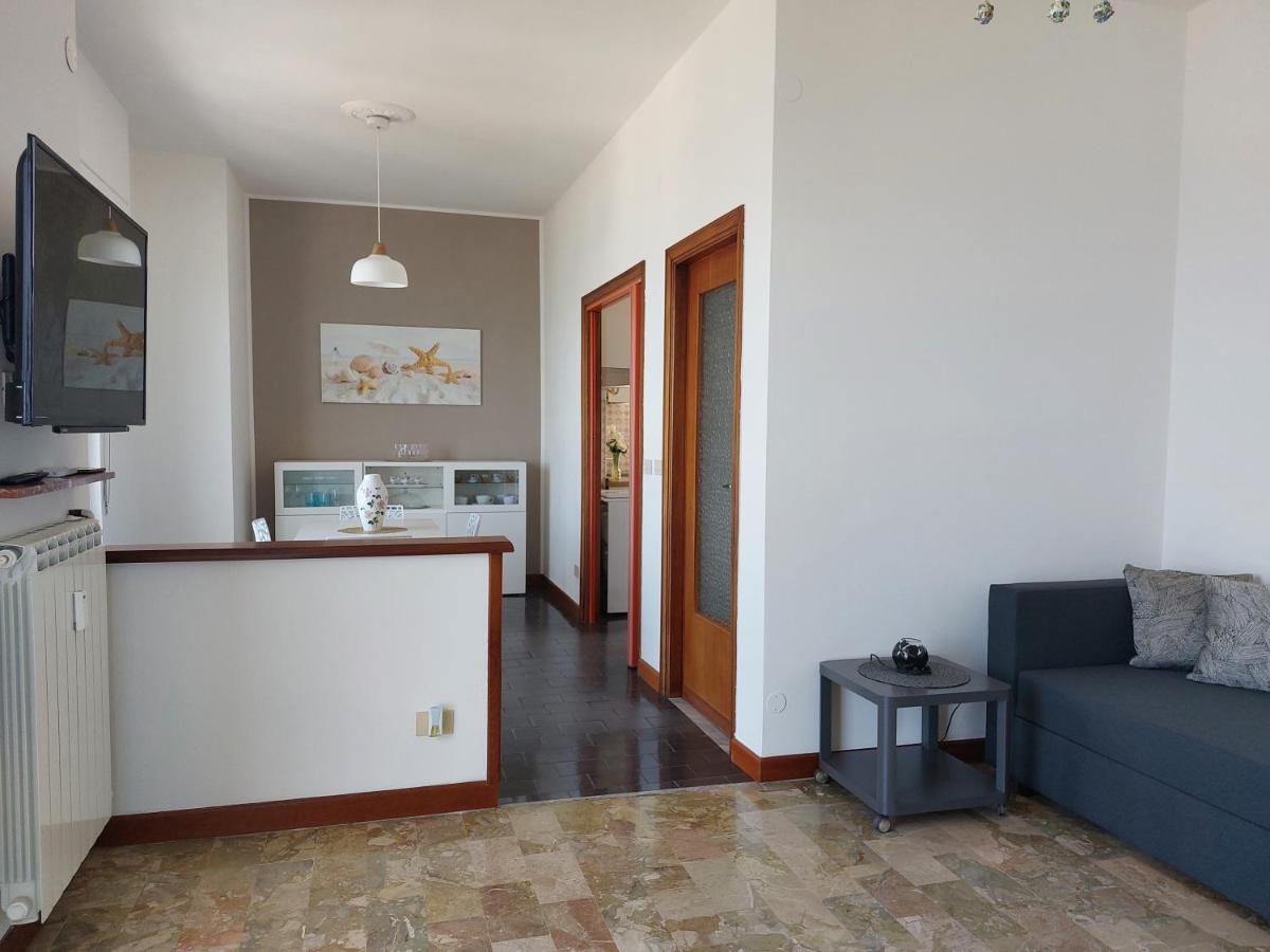 Maremare, Really On The Beach, With Private Parking Savone Extérieur photo