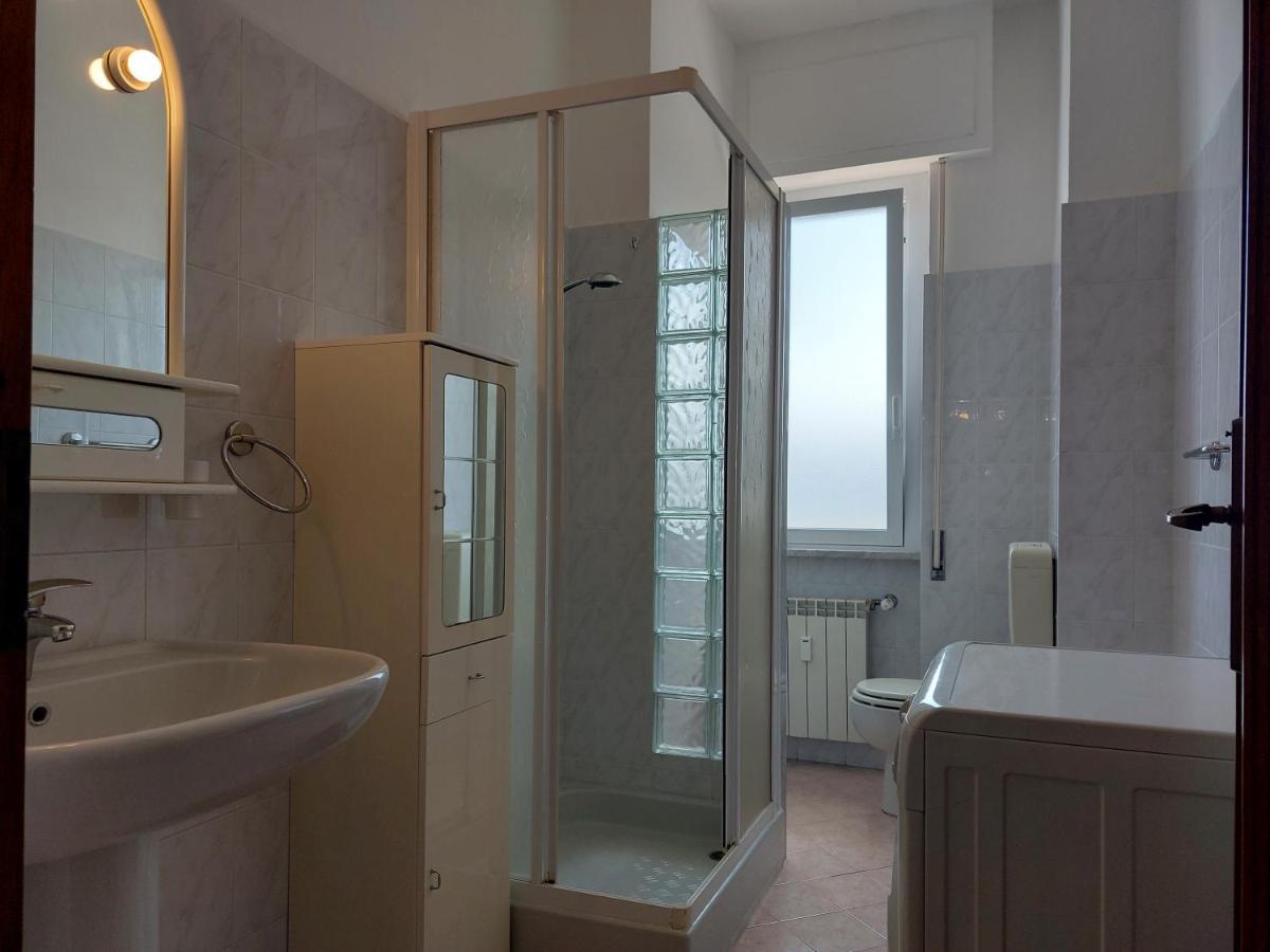 Maremare, Really On The Beach, With Private Parking Savone Extérieur photo