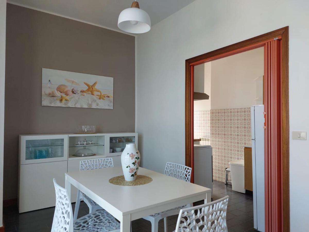 Maremare, Really On The Beach, With Private Parking Savone Extérieur photo