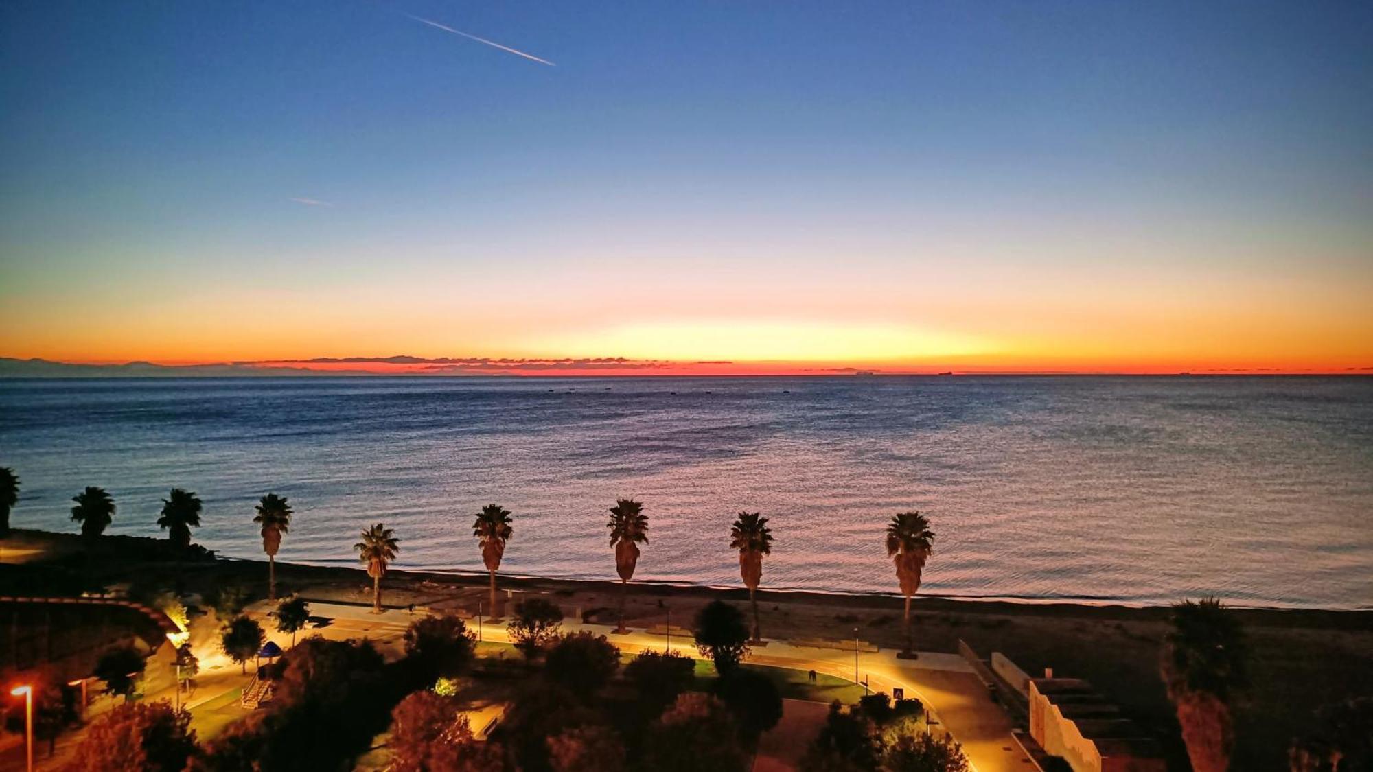 Maremare, Really On The Beach, With Private Parking Savone Extérieur photo